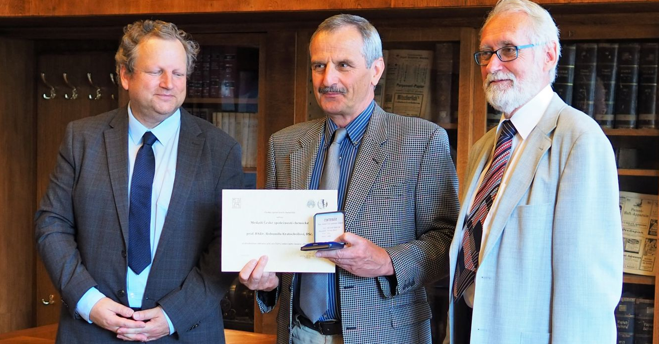 Profesor Kratochvíl obdržel Medaili ČSCH