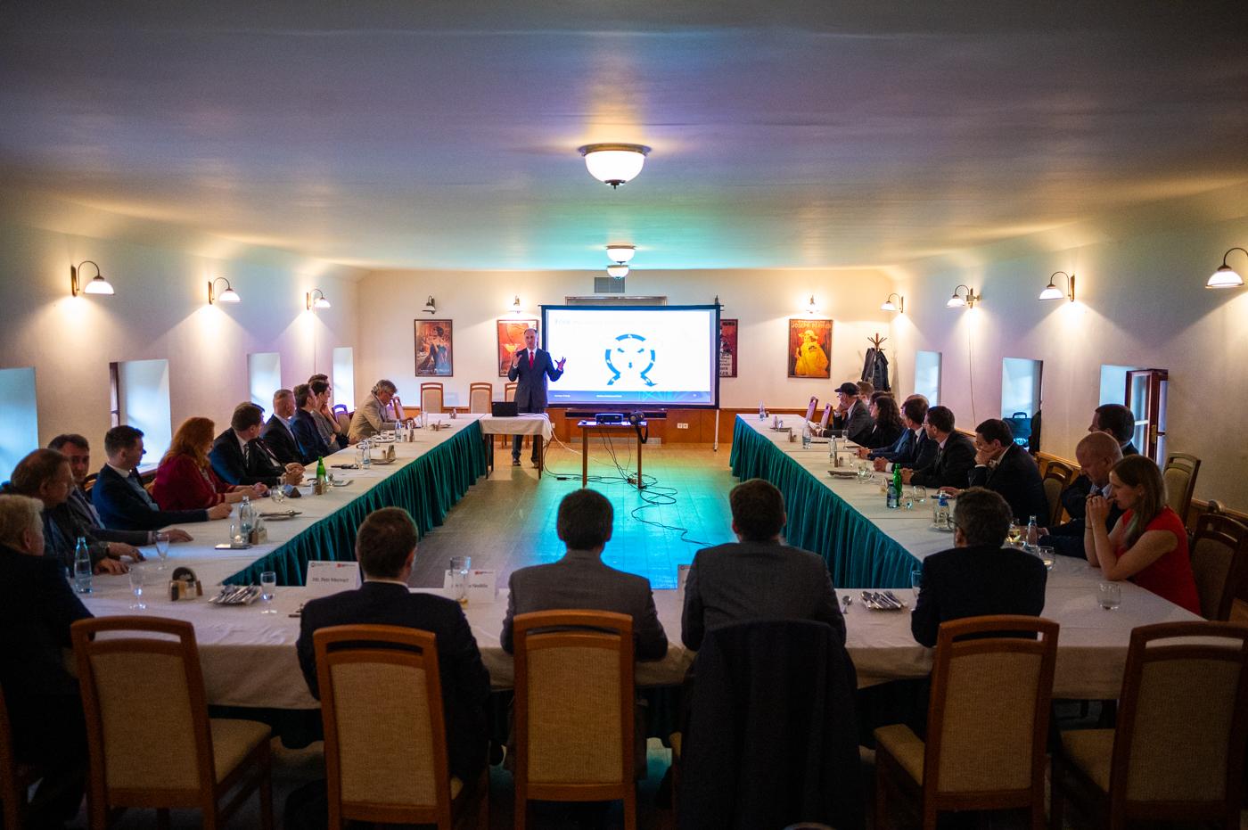 VŠCHT hostila zasedání Hydrogen Europe Reseach