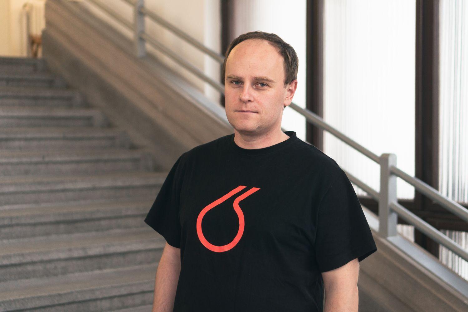 Molekulární krystaly – od farmacie k organickým polovodičům