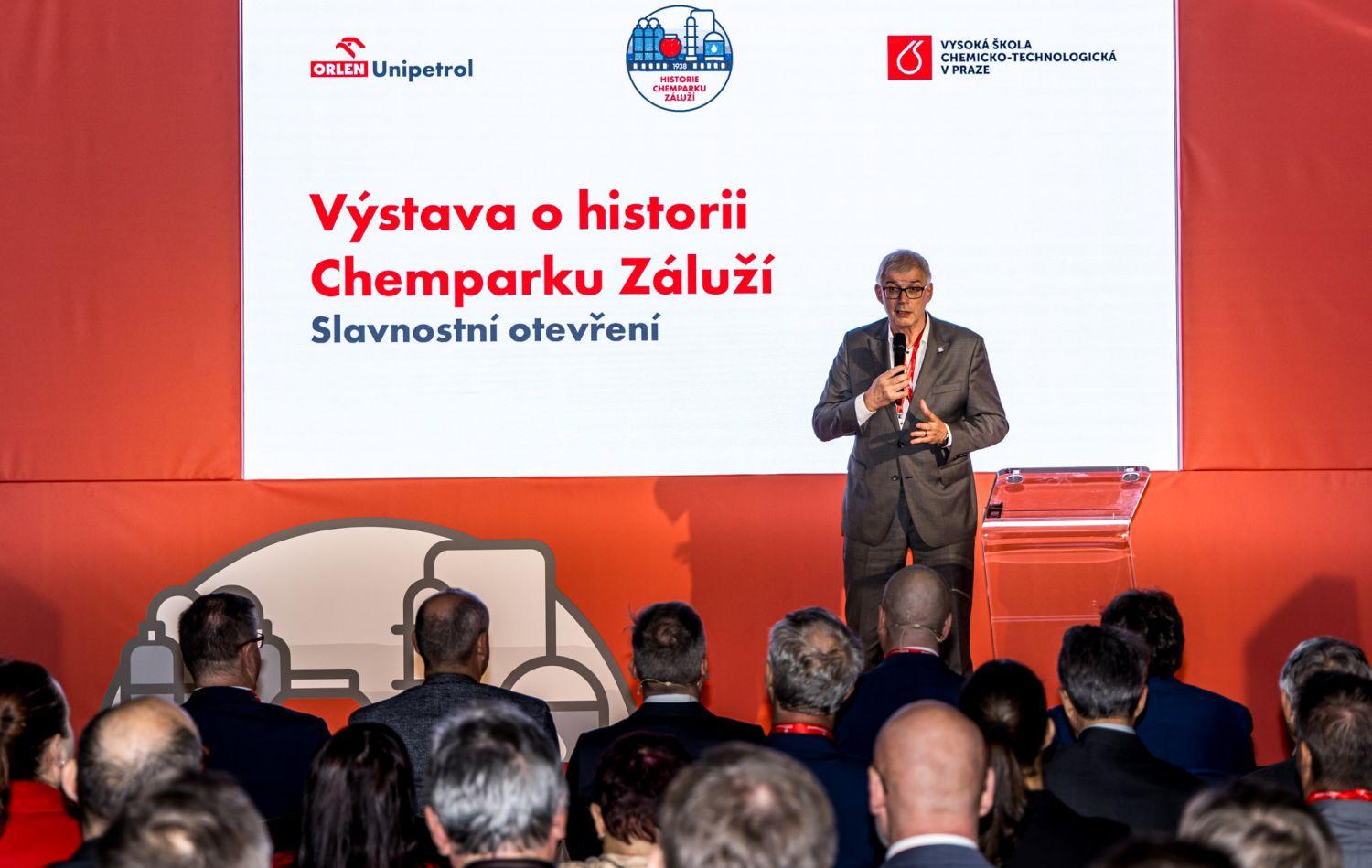 Za 20 let vystudovalo v Univerzitním centru přes šest set studentů