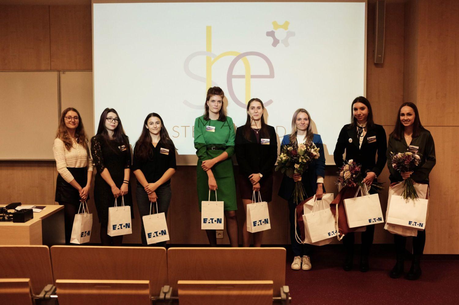 Úspěch absolventek VŠCHT Praha v SHE STEM Award