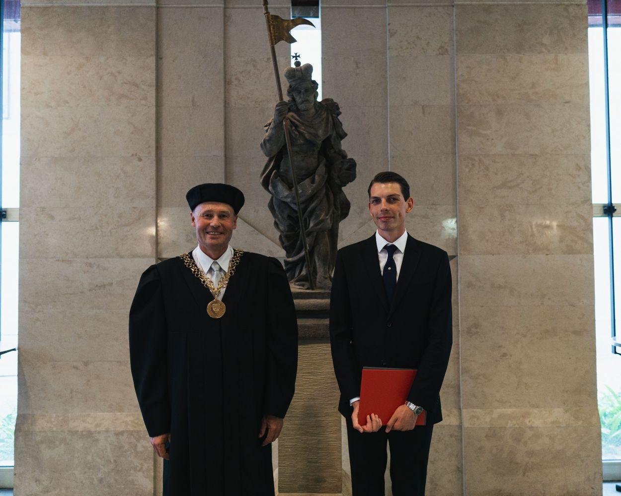 Tomáš Pipota získal cenu České sklářské společnosti