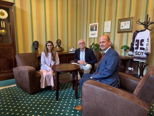 velvyslankyne-pakistan-vscht